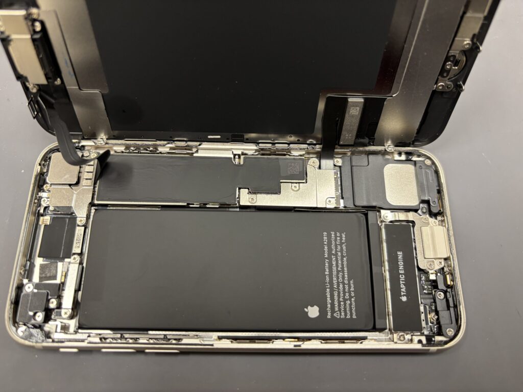 現在の画像に代替テキストがありません。ファイル名: iPhone-即日対応-バッテリー交換.jpeg